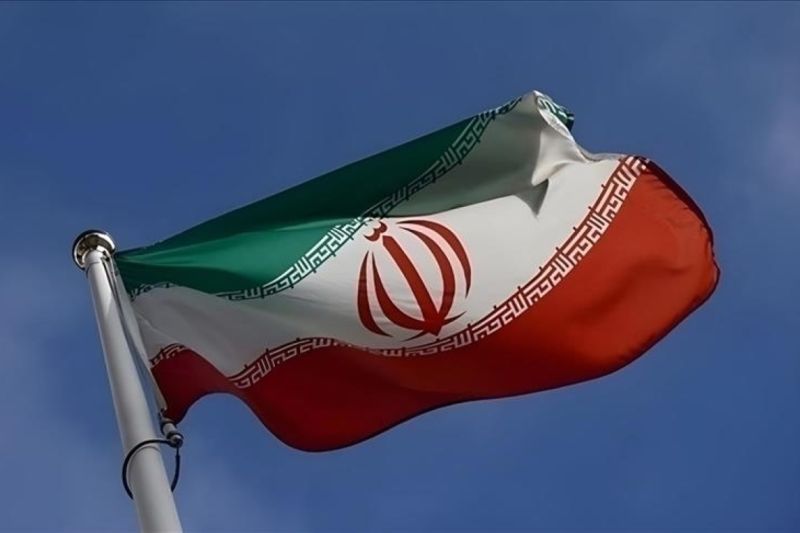 Mata uang Iran melemah, apa bedanya rial dan toman?